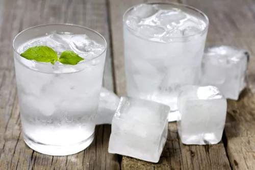 ICEMAKER 4000 jégkészítő gép – sok és gyors jégkocka készítés otthonra vagy irodába