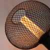 11705 nagyméretű lapított gömb alakú E27 designer LED izzó fekete rácsos textúrával