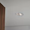 10W-os prémium billenthető LED lámpa CRI90-es színvisszaadással és irányítható fejjel, Fehér színű