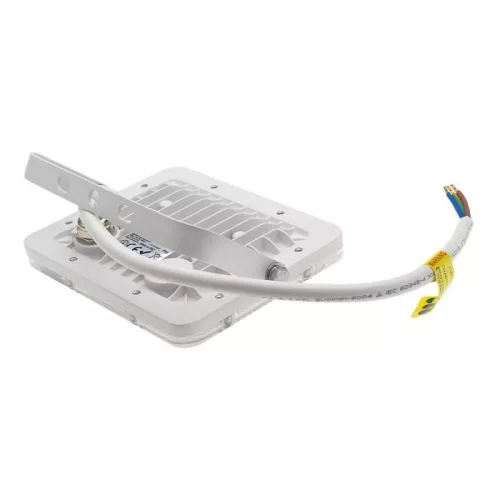 Professzionális, 30W-os, fehér LED reflektor, IP65 védelemmel, hideg fehér 3000lumen