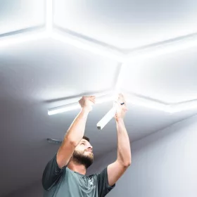 57 cm-es LED fénysáv elem egyedi hexagon design világítás építéséhez