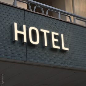 Extra erős, 2.4 Wattos vízálló Optonica 12V LED modul 4 lencsével meleg fehér színben