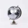 Metal Globe ezüst és fekete fém földgömb dekoráció, modern dísztárgy.