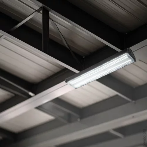 100W-os, lineáris, IP65 és IK08 védettségű LED ipari csarnokvilágító lámpatest, hideg fényű