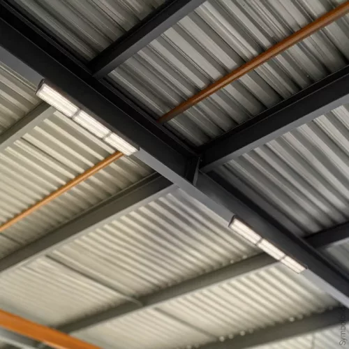 150W-os, lineáris, IP65 és IK08 védettségű LED ipari csarnokvilágító lámpatest, semleges fényű, nagy teljesítményű