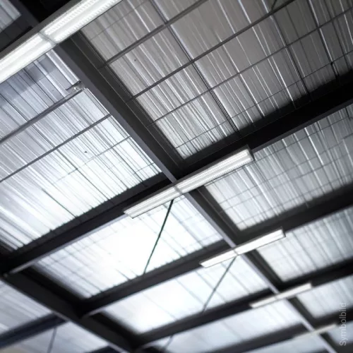 100W-os, lineáris, IP65 és IK08 védettségű LED ipari csarnokvilágító lámpatest, hideg fényű, legnagyobb teljesítményű