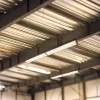 100W-os, lineáris, IP65 és IK08 védettségű LED ipari csarnokvilágító lámpatest, hideg fényű, legnagyobb teljesítményű
