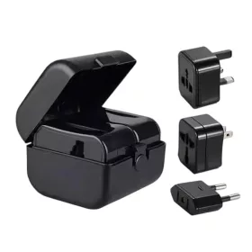 univerzális utazó adapter (világadapter) fehér színben