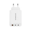 65W-os GaN technológiás gyorstöltő három USB porttal fehér színben