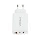 65W-os GaN technológiás gyorstöltő három USB porttal fehér színben