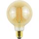 Dimmelhető (fényerőszabályozós), borostyánszínű G95 filament LED gömb izzó.