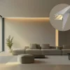 Eloxált alumínium (ezüst) DECO LINE karnistakaró LED profil mennyezetre szerelve, opál fedéllel, modern függönyvilágításhoz.
