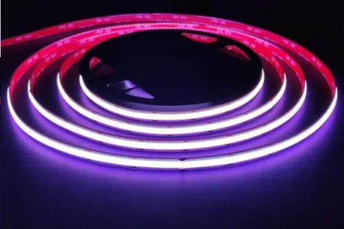 24V-os RGB színváltós COB LED szalag folyamatos, pöttymentes fénnyel és 768 leddel méterenként