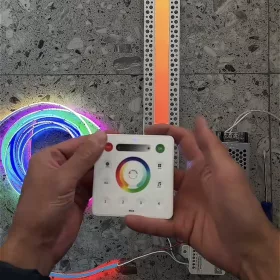 Modern, 4-zónás fali vezérlőpanel és RF távirányító digitális RGB LED szalagokhoz