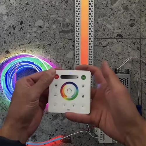 Modern, 4-zónás fali vezérlőpanel és RF távirányító digitális RGB LED szalagokhoz