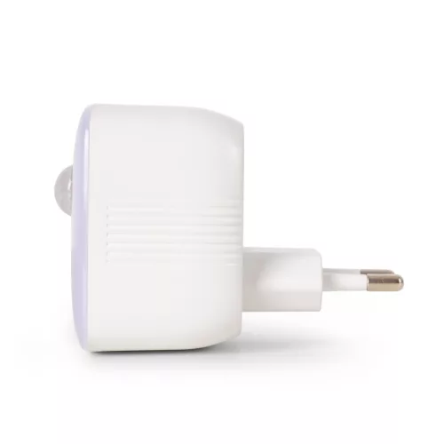 Konnektorba dugható éjjeli fény mozgásérzékelővel és USB csatlakozóval 1,5W Meleg fehér