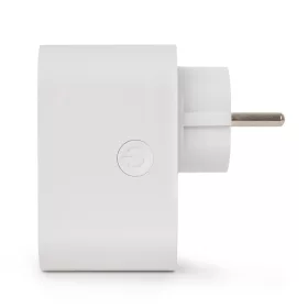 Fehér Smart Wi-Fi és Bluetooth okos konnektor adapter USB-A és modern USB-C gyorstöltő portokkal