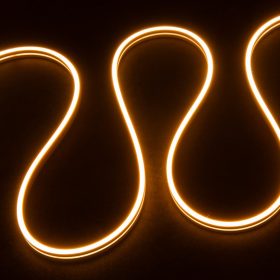 Hajlítható Neon Flex LED szalag, ami homogén, pontmentes fényt ad egyedi feliratokhoz