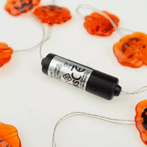 Világító Halloween tök alakú LED nyaklánc és 1 méteres party dekoráció 10 LED-del, elemmel együtt
