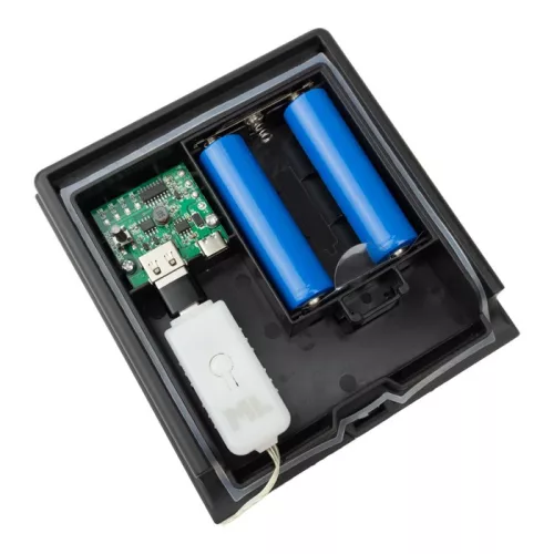 Kültéri 2W-os napelem 2400mAh beépített akkumulátorral és USB-C és USB-A csatlakozóval kerti LED világításhoz