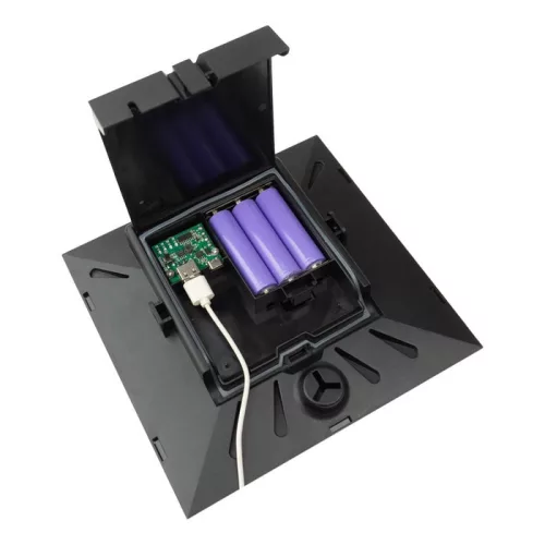Kültéri 7W-os napelem 6000mAh beépített akkumulátorral és USB-C és USB-A csatlakozóval kerti LED világításhoz