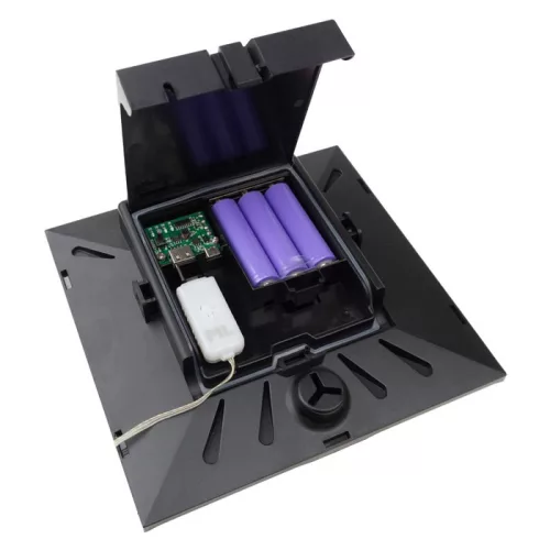 Kültéri 7W-os napelem 6000mAh beépített akkumulátorral és USB-C és USB-A csatlakozóval kerti LED világításhoz