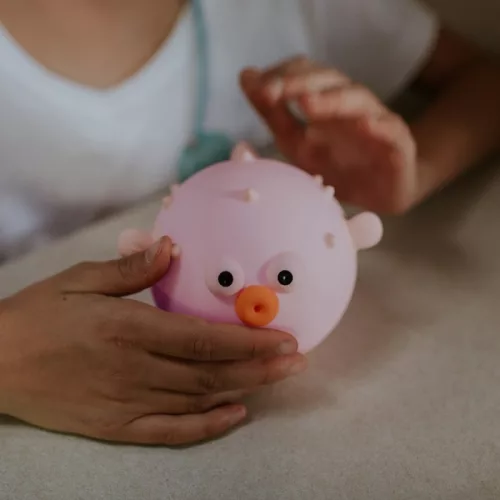Rózsaszín gömbhal formájú, puha szilikon akkumulátoros LED éjszakai lámpa