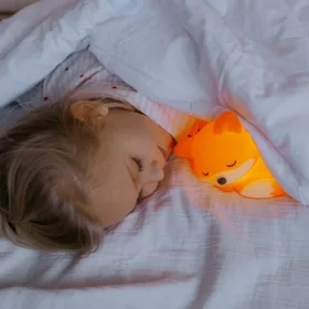 EcoLight puha szilikon róka formájú éjszakai lámpa bekapcsolva