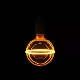 Látványos, G130-as (13cm) méretű, borostyánszínű vintage filament LED izzó