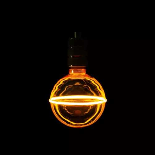 Látványos, G130-as (13cm) méretű, borostyánszínű vintage filament LED izzó