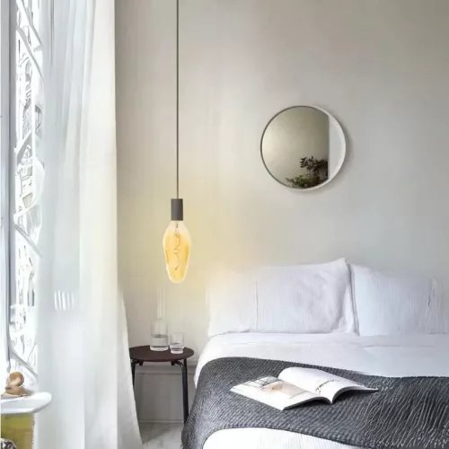 Nedes ZSF121 vintage LED izzó különleges, szabálytalan (bumped) BT110 formával, borostyán üveggel és extra meleg 2000K fénnyel.