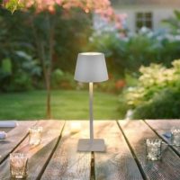 Kültéri asztali lámpa