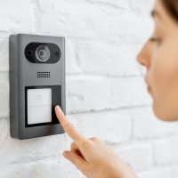 Kapucsengő / Kaputelefon